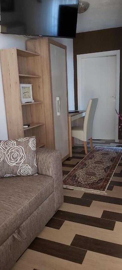 Apartment Iva Njivice Bagian luar foto