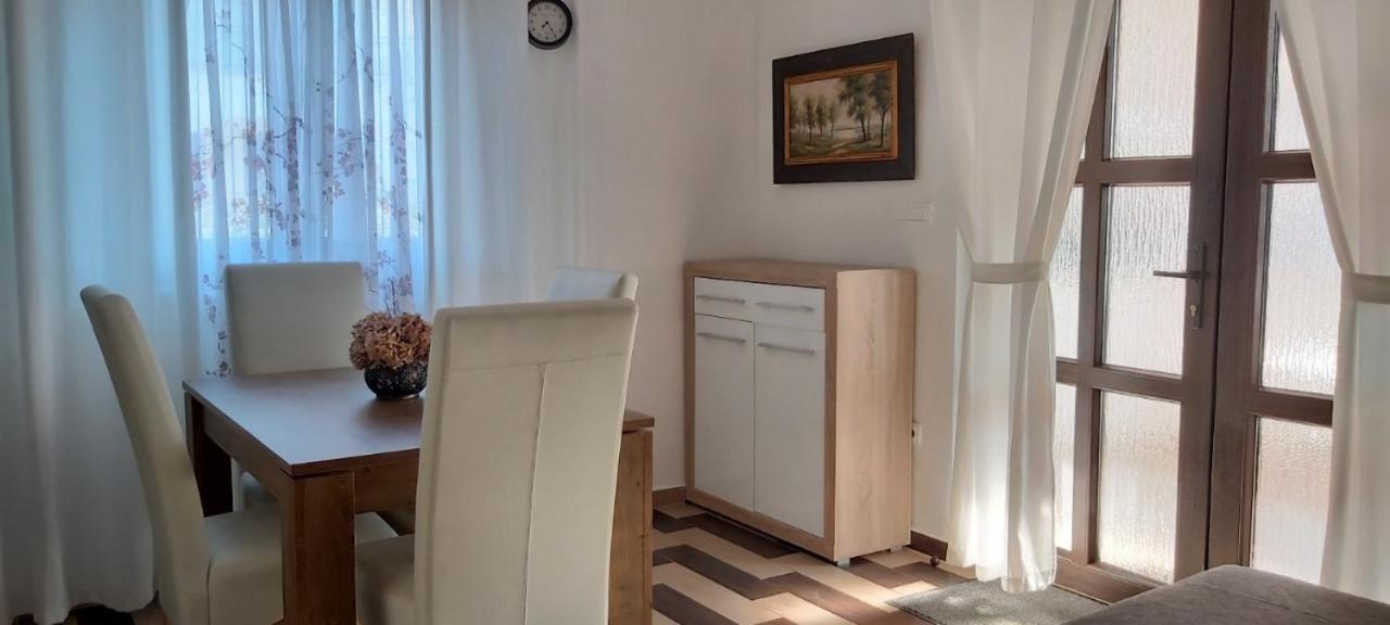 Apartment Iva Njivice Bagian luar foto