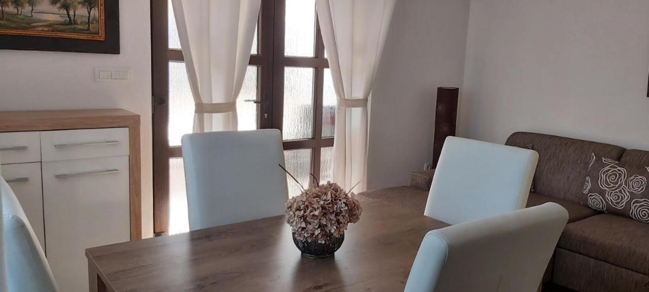Apartment Iva Njivice Bagian luar foto