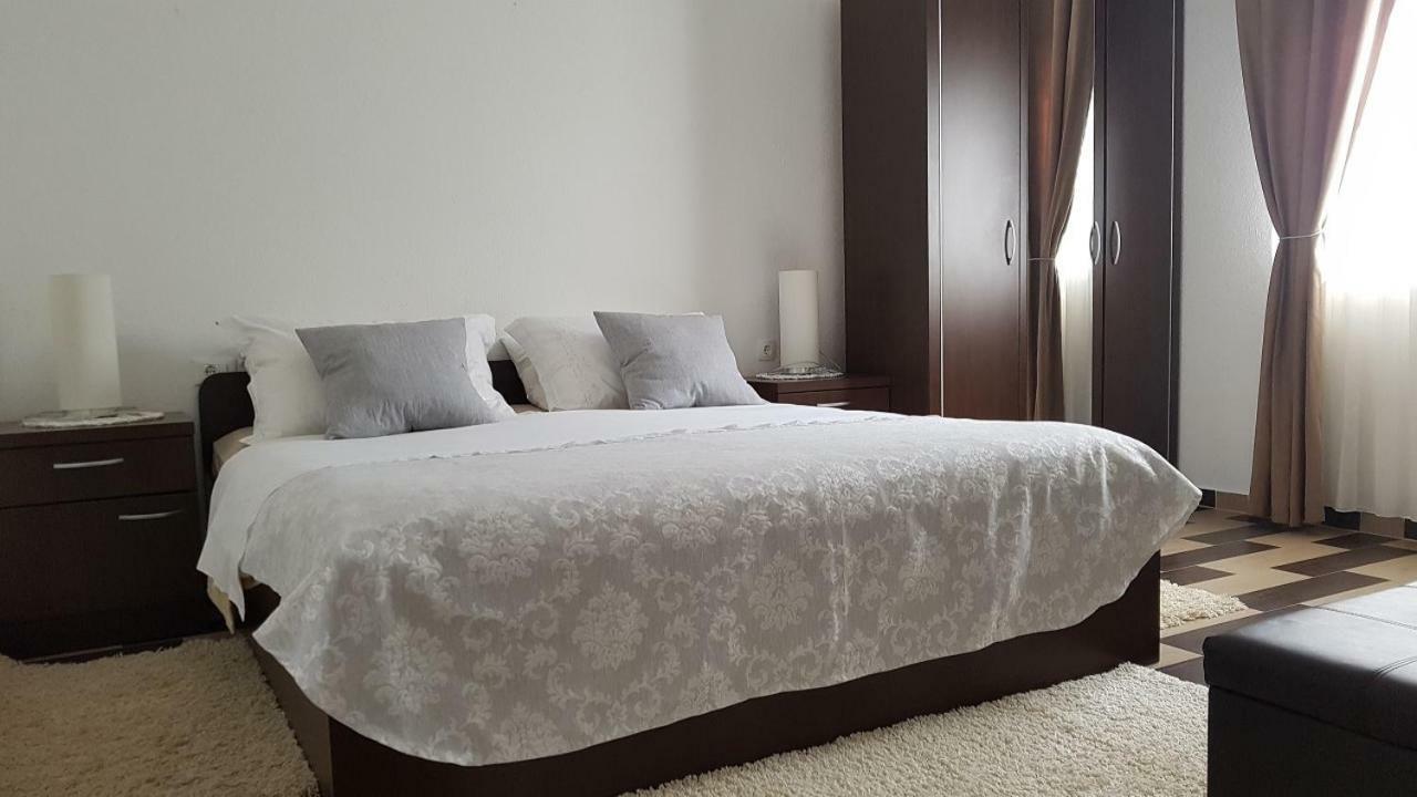 Apartment Iva Njivice Bagian luar foto